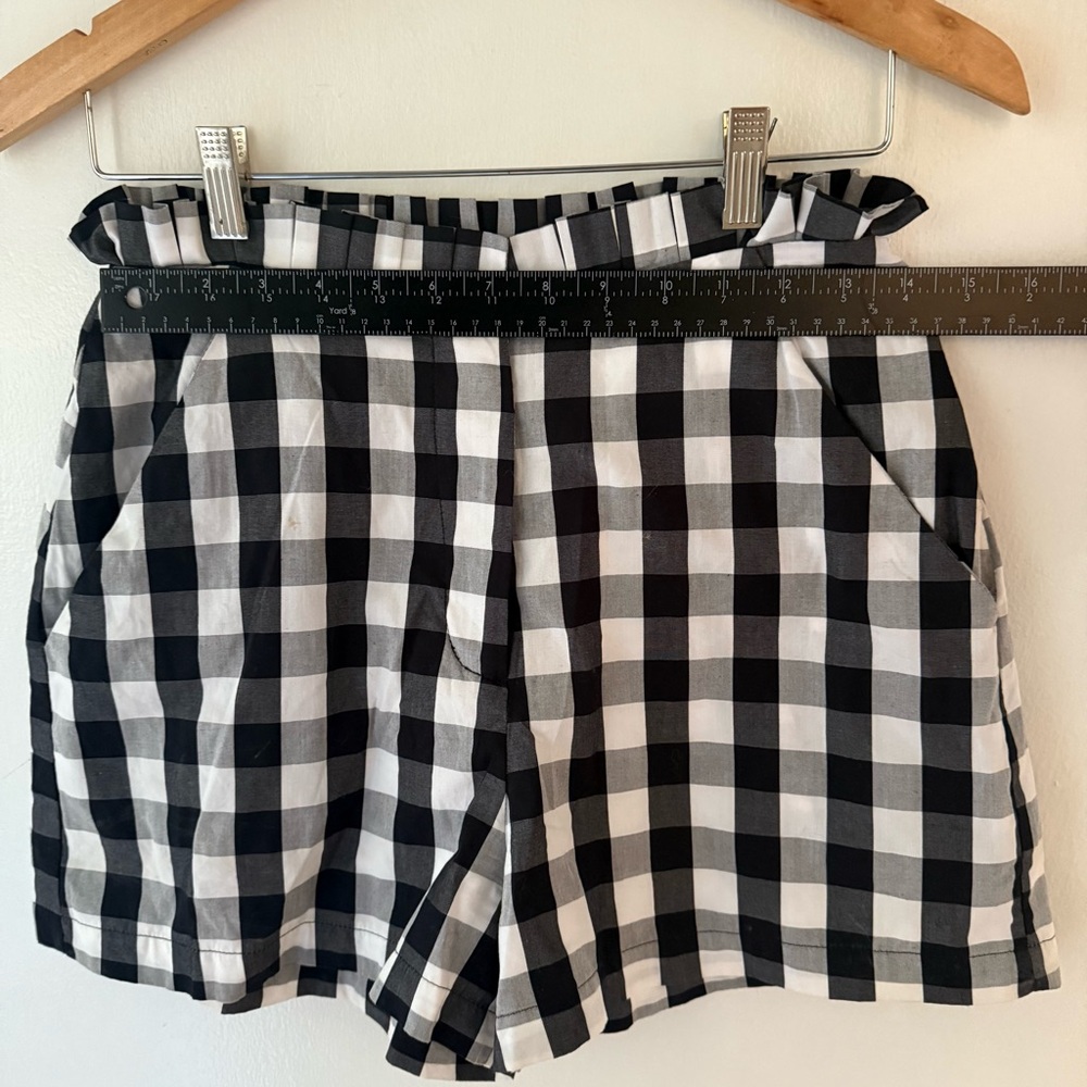 Revolve Azulu Women’s 6 Shorts Black and White Checkered Plaid Shorts EUC - Picture 4 of 8